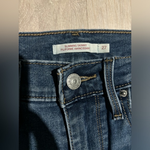 Levi’s Slimming Skinny Jeans - Picture 6 of 9